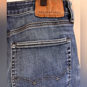 American Eagle Men's AirFlex+ Original Straight Jean - medium wash denim